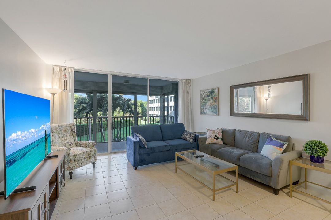3 Bluebill Ave #206, Naples, FL 34108