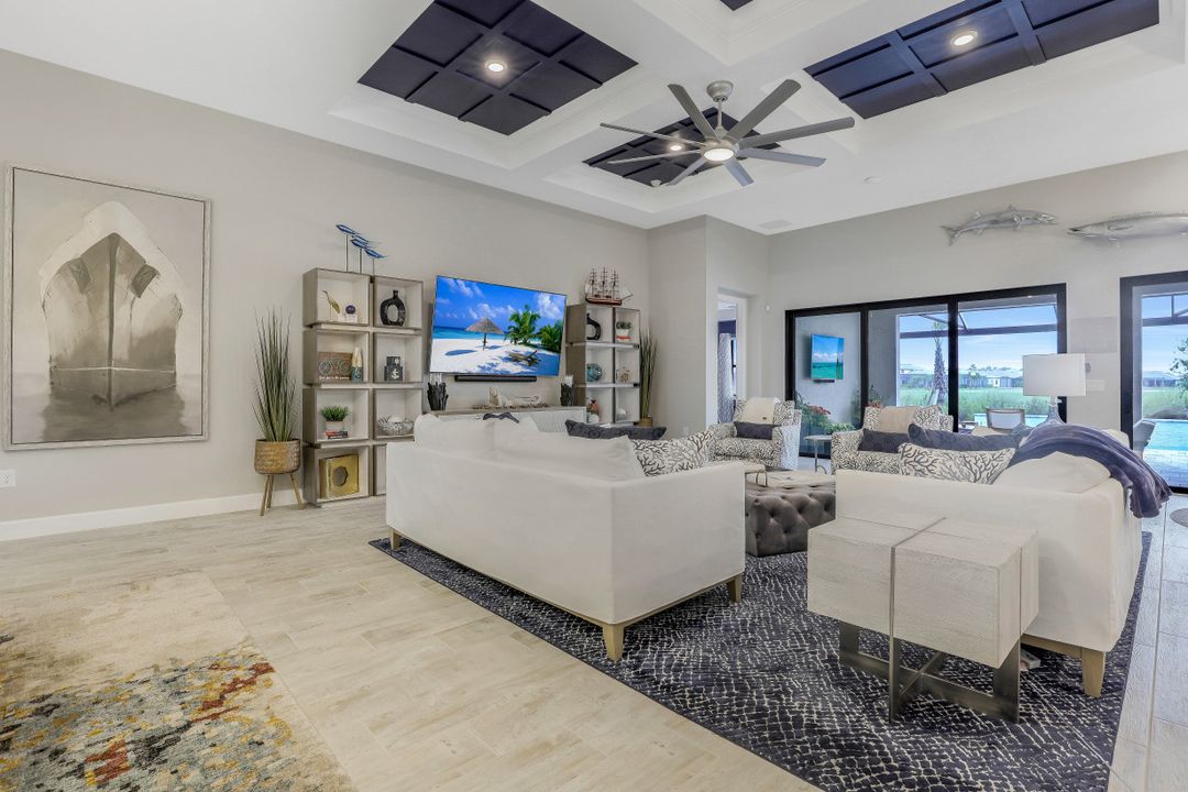 9610 Everglades Dr, Naples, FL 34120