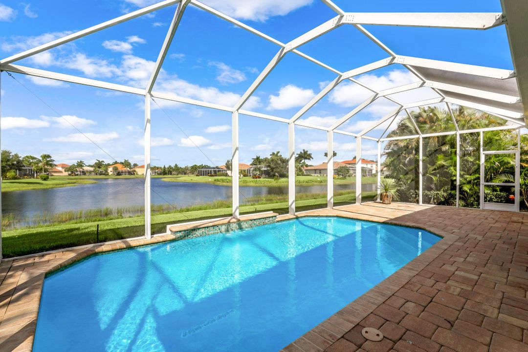 14559 Grapevine Dr, Naples, FL 34114