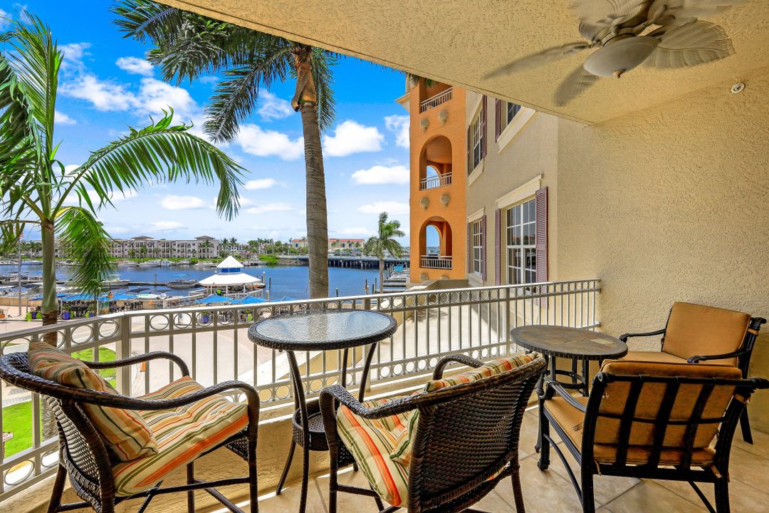 450 Bayfront Pl #4206, Naples, FL 34102