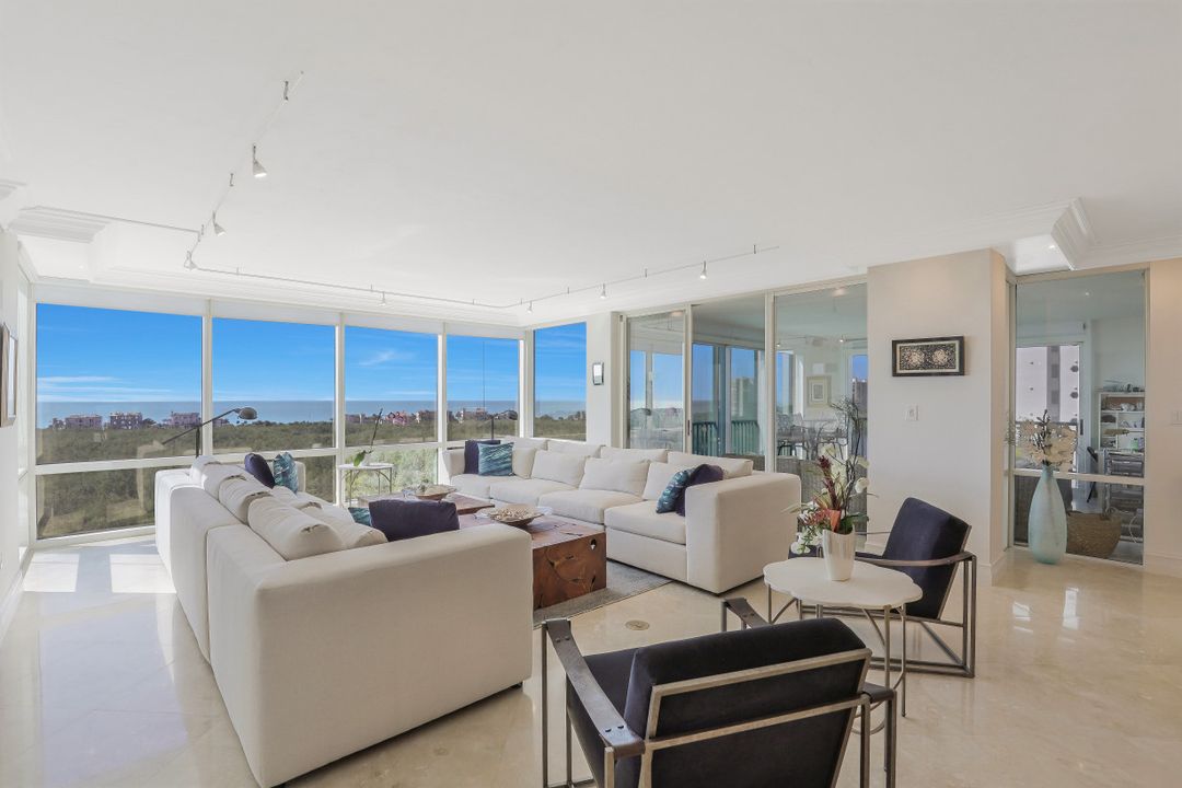 7515 Pelican Bay Blvd #11D, Naples, FL 34108