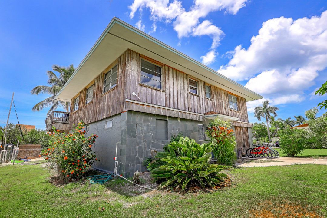 670 Palm Ave, Marco Island, FL 34145