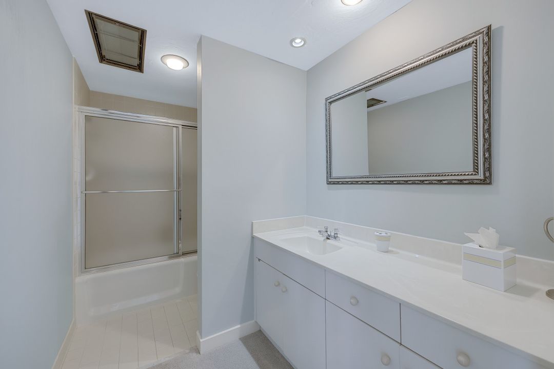 4301 Gulf Shore Blvd N #1700, Naples, FL 34103