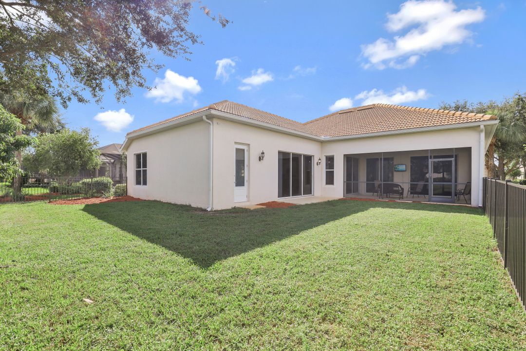 2058 Mandarin Ln, Naples, FL 34120