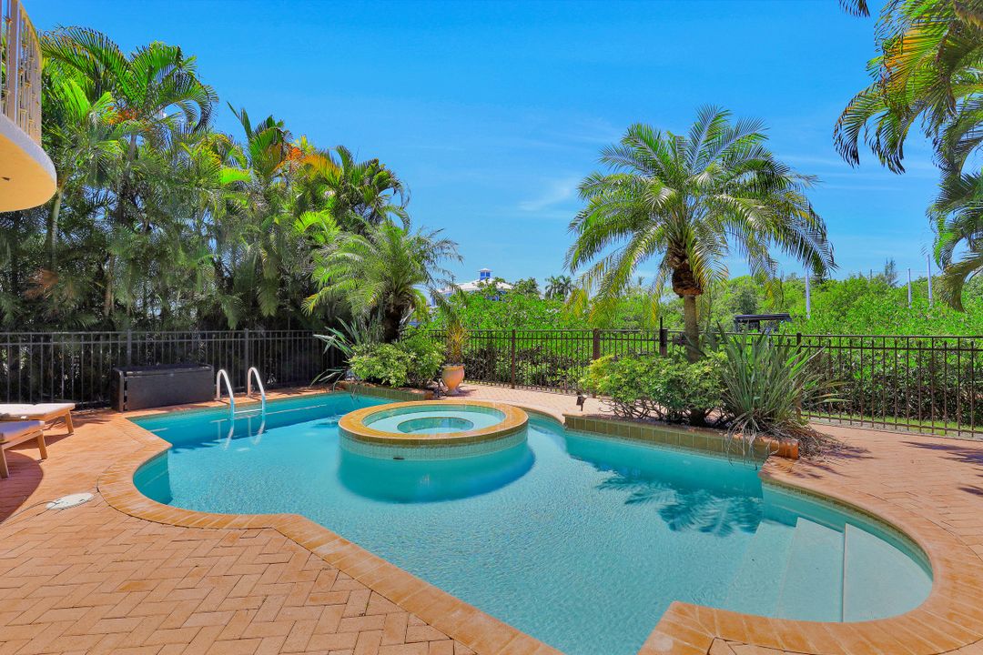27810 Forester Dr, Bonita Springs, FL 34134
