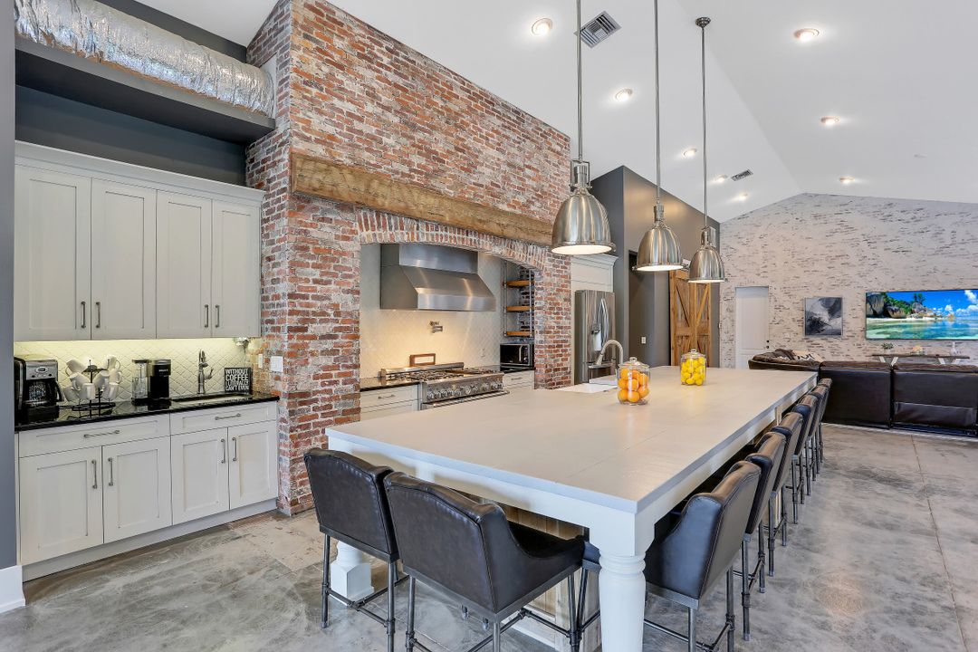 4441 5th Ave NW, Naples, FL 34119