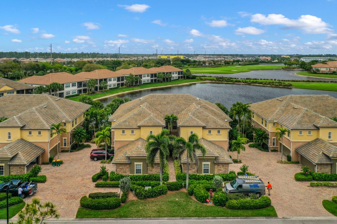 8763 Coastline Ct #201, Naples, FL 34120