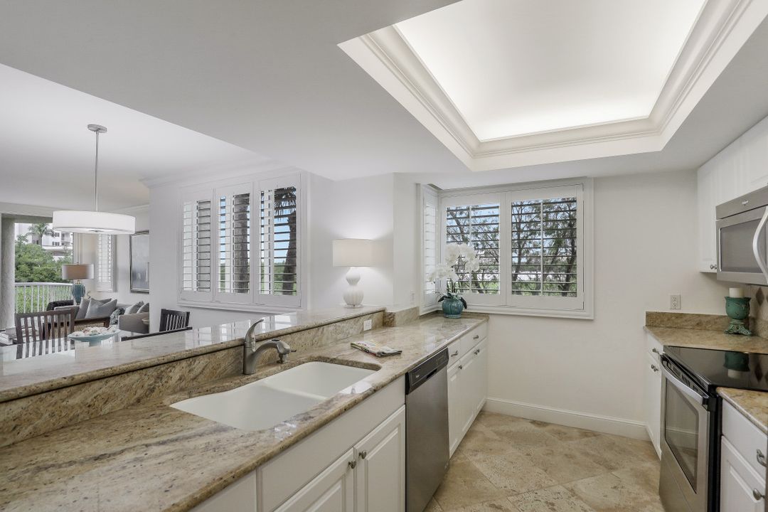 50 Seagate Dr #104, Naples, FL 34103