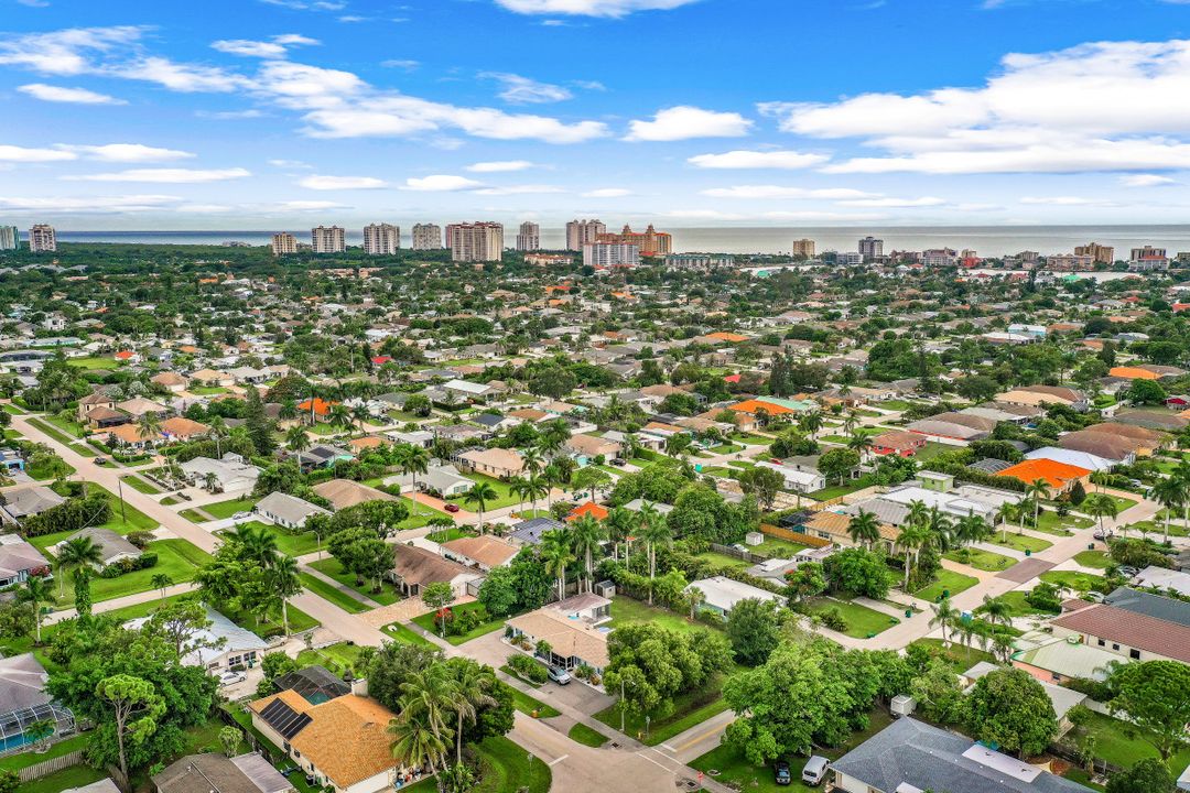 10095 7th St N #2, Naples, FL 34108