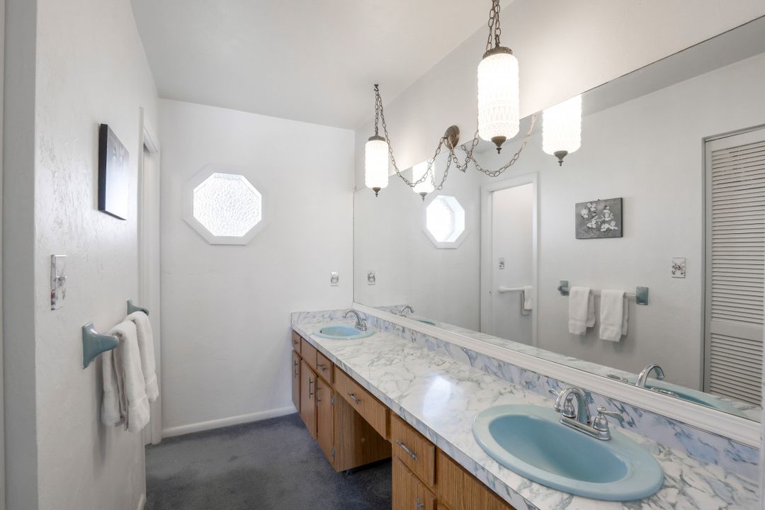 82 Johnnycake Dr, Naples, FL 34110