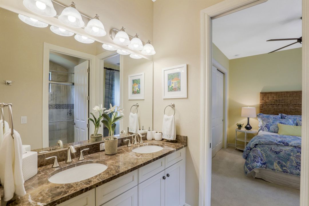 6512 Costa Cir, Naples, FL 34113