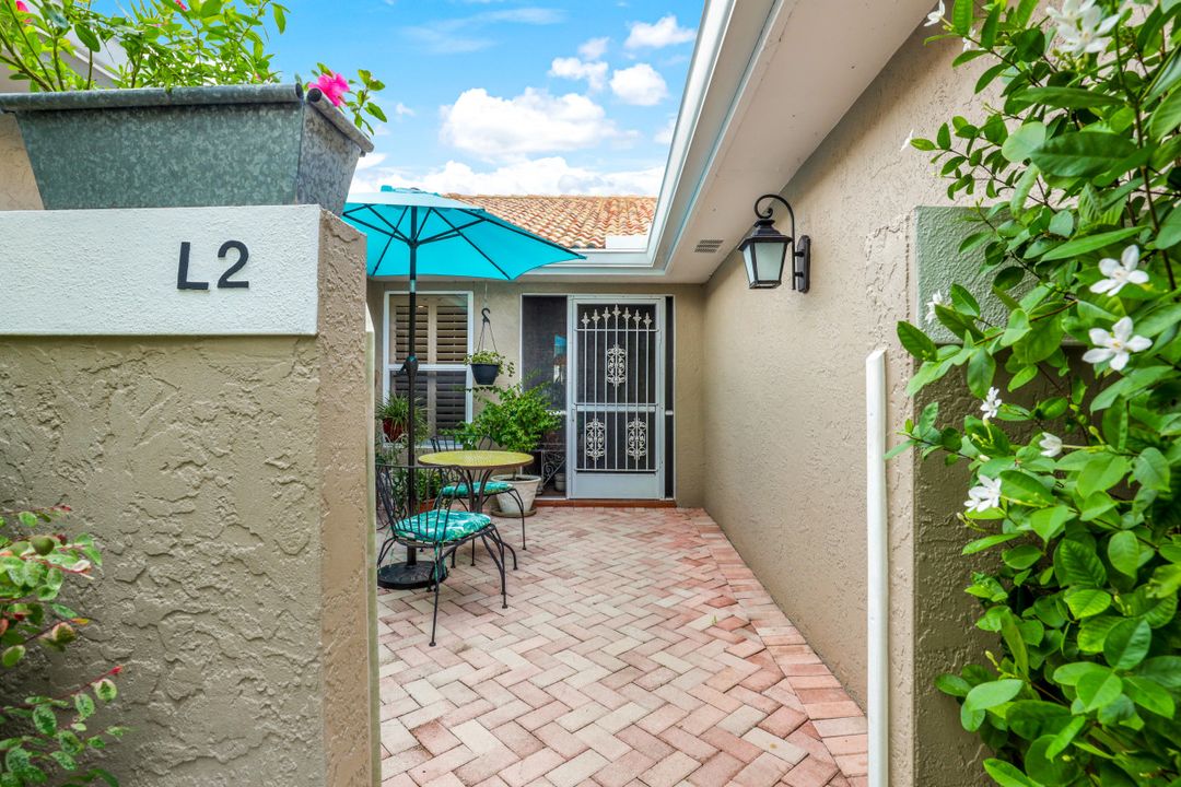 290 Emerald Bay Cir #L-2, Naples, FL 34110