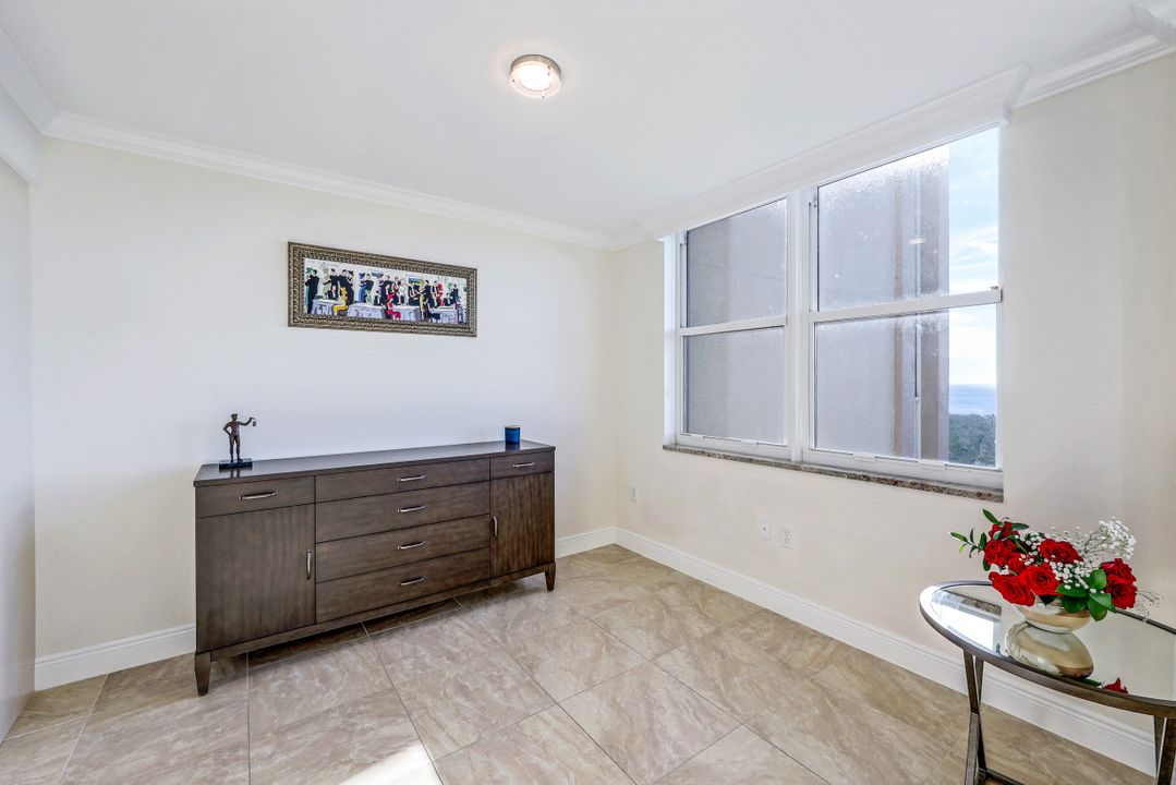 6585 Nicholas Blvd  #1803, Naples, FL 34108