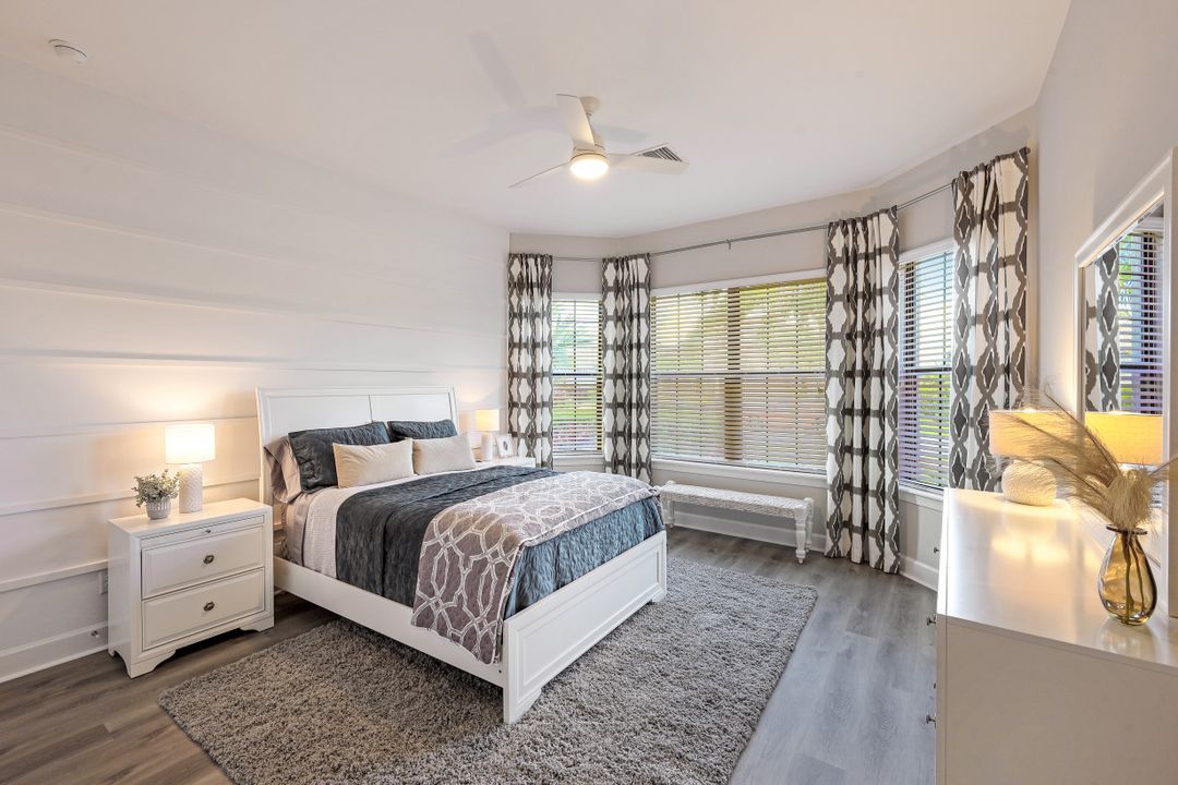 9243 Rialto Ln, Naples, FL 34119