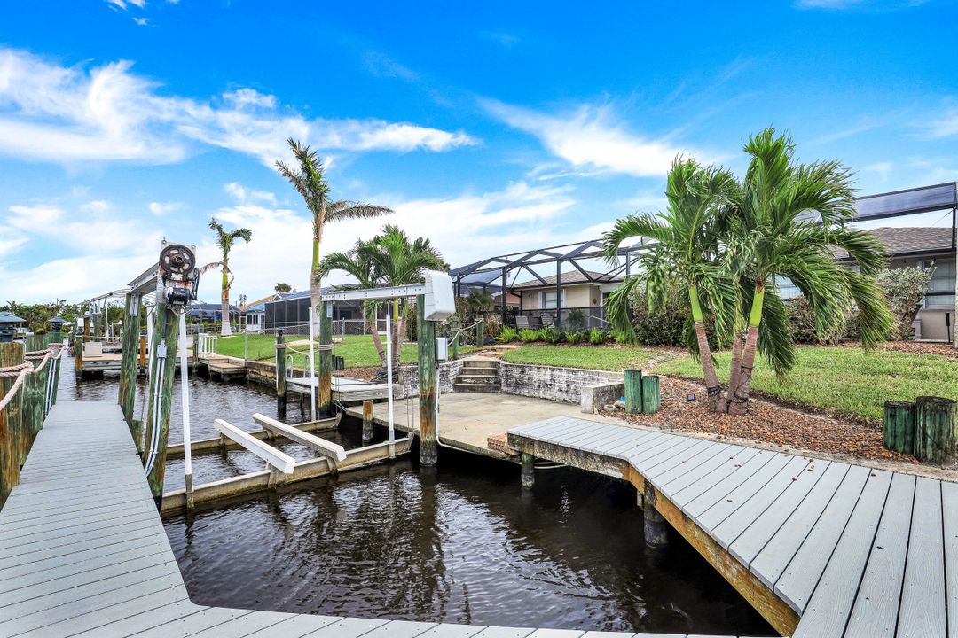 5328 Delano Ct, Cape Coral, FL 33904