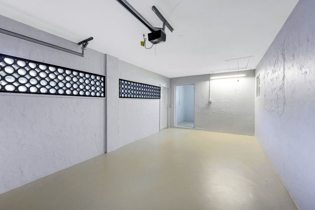 1239 Cooper Dr, Naples, FL 34103