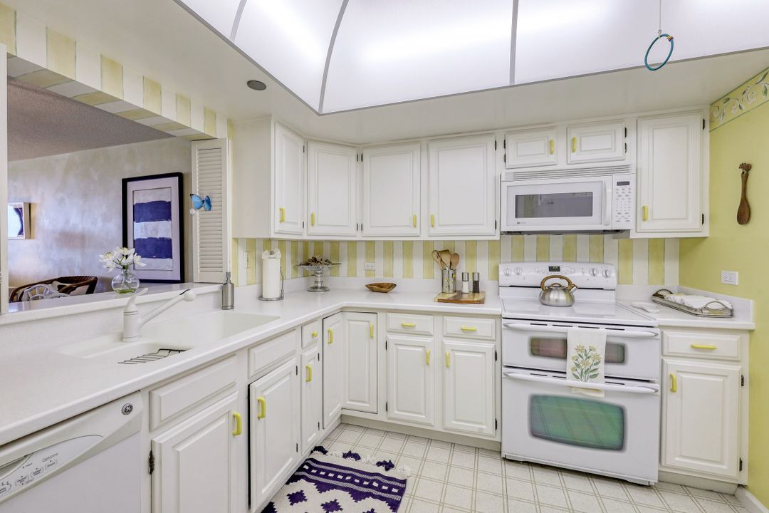 3100 Gulf Shore Blvd N #501, Naples, FL 34103