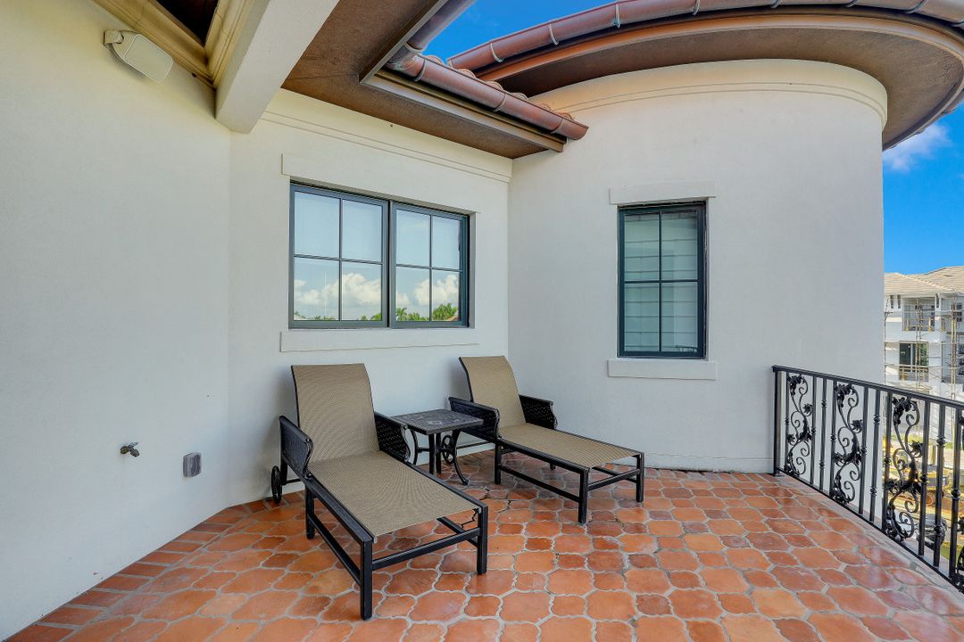 10080 Gulf Shore Dr, Naples, FL 34108