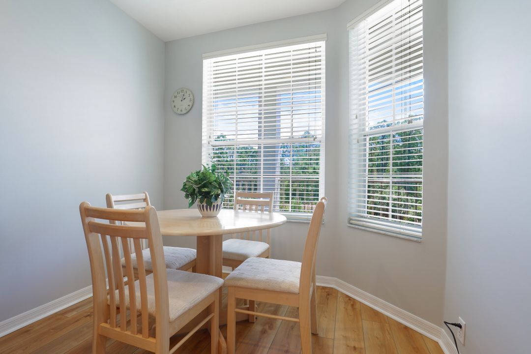 8217 Parkstone Pl #305, Naples, FL 34120