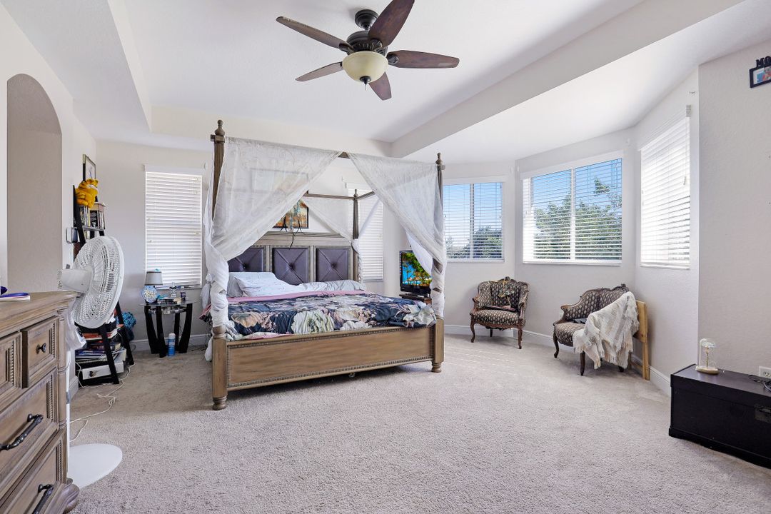 1697 Birdie Dr, Naples, FL 34120