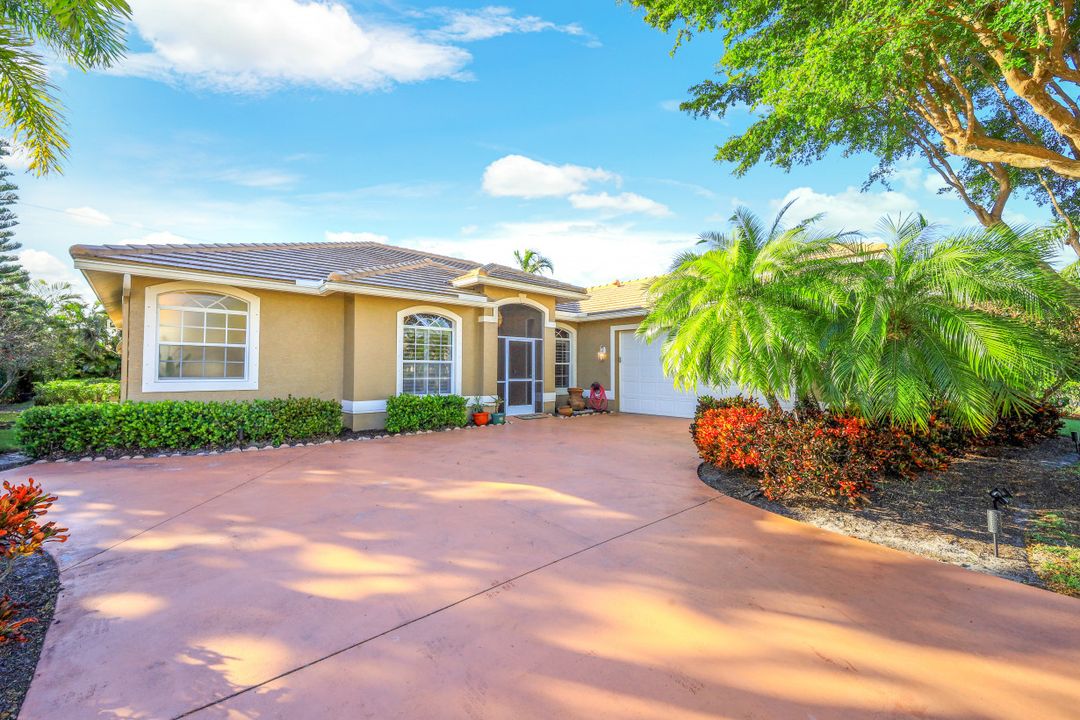 28388 Del Lago Way, Bonita Springs, FL 34135