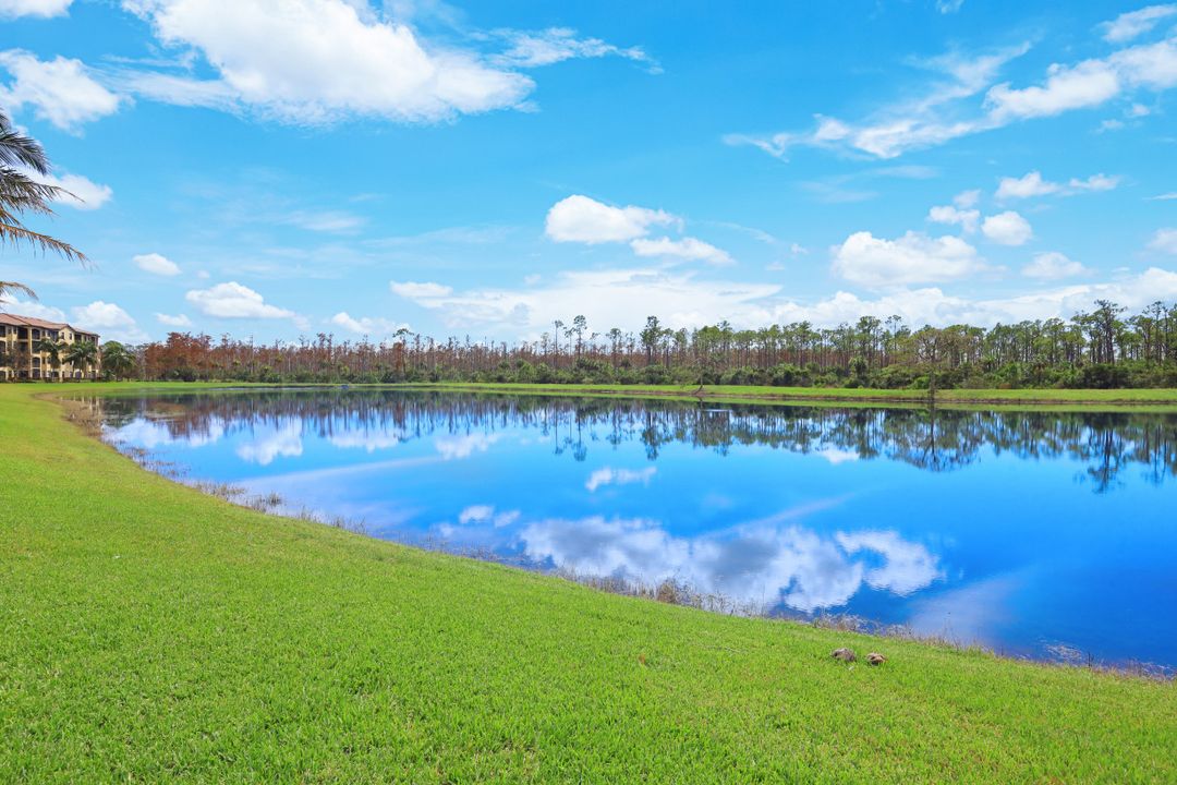 9731 Acqua Ct #522, Naples, FL 34113