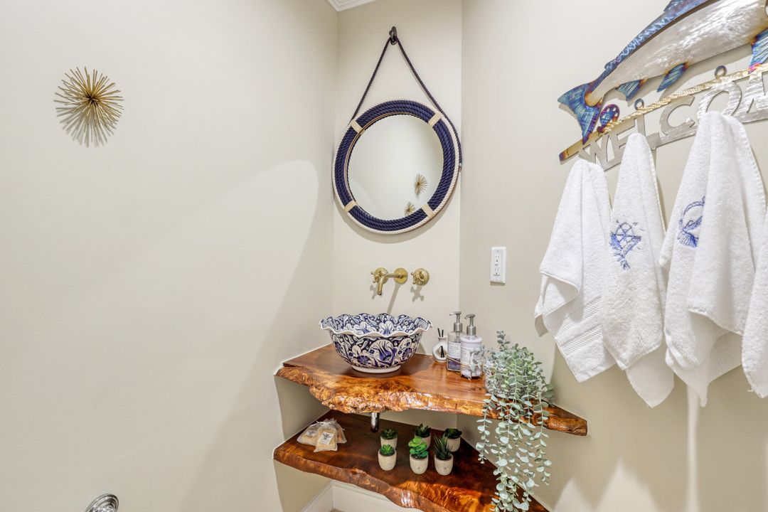 6021 Silver King Blvd #205, Cape Coral, FL 33914