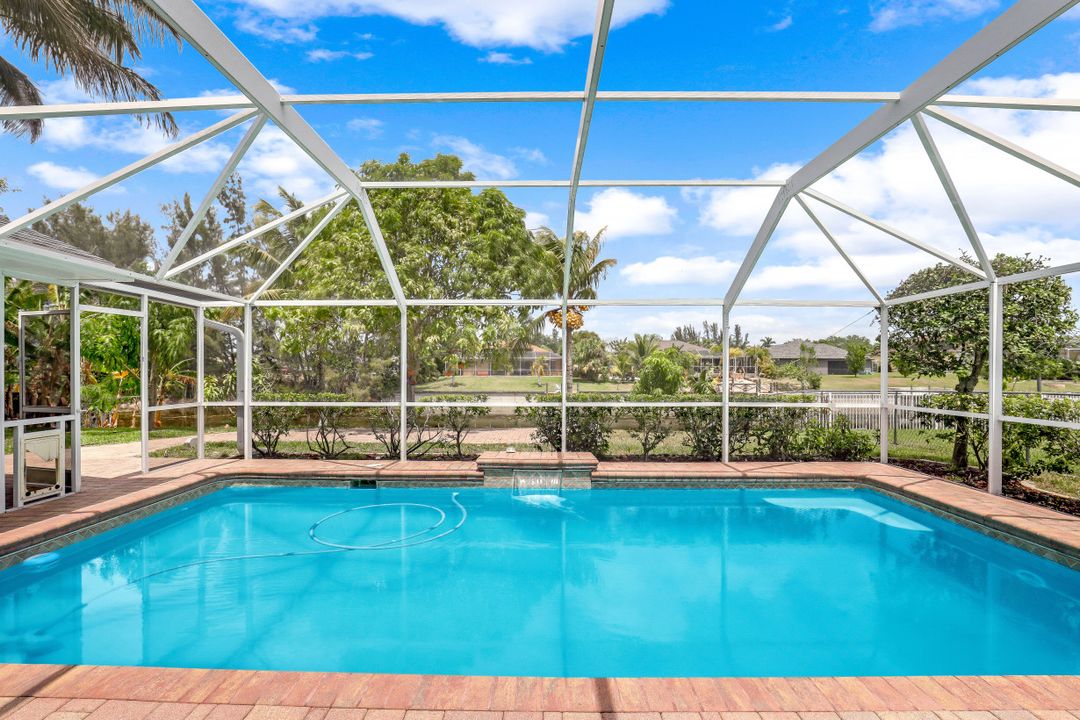 415 SE 17th St, Cape Coral, FL 33990