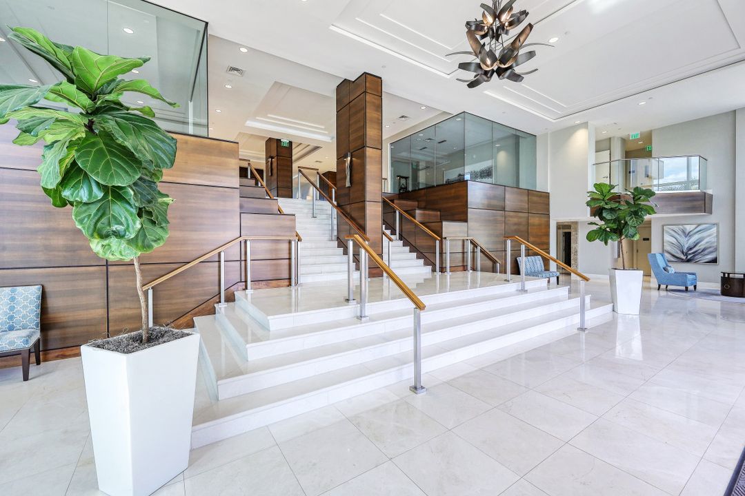 60 Seagate Dr #1204, Naples, FL 34103