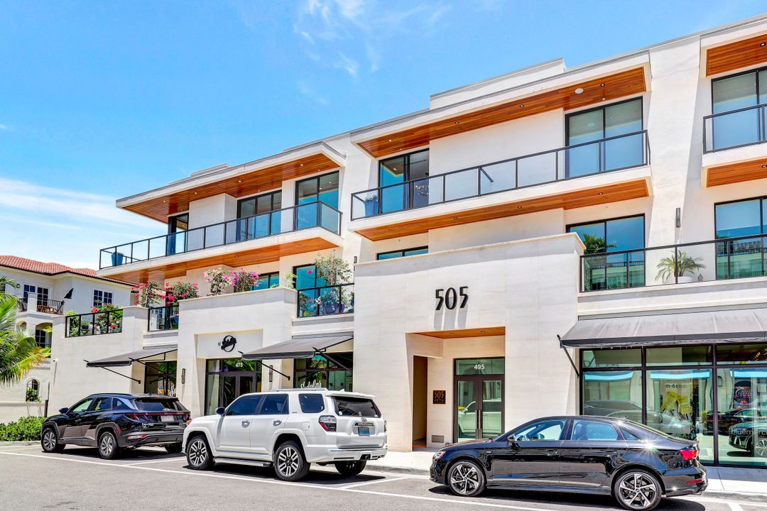 505 5th Ave S #303, Naples, FL 34102