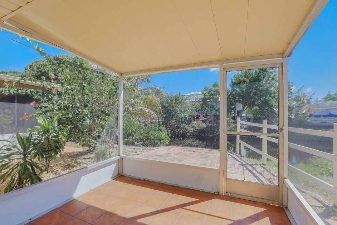 9820 Montana Ct, Bonita Springs, FL 34135