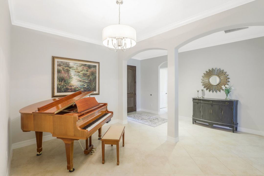 28520 Longford Ct, Bonita Springs, FL 34135