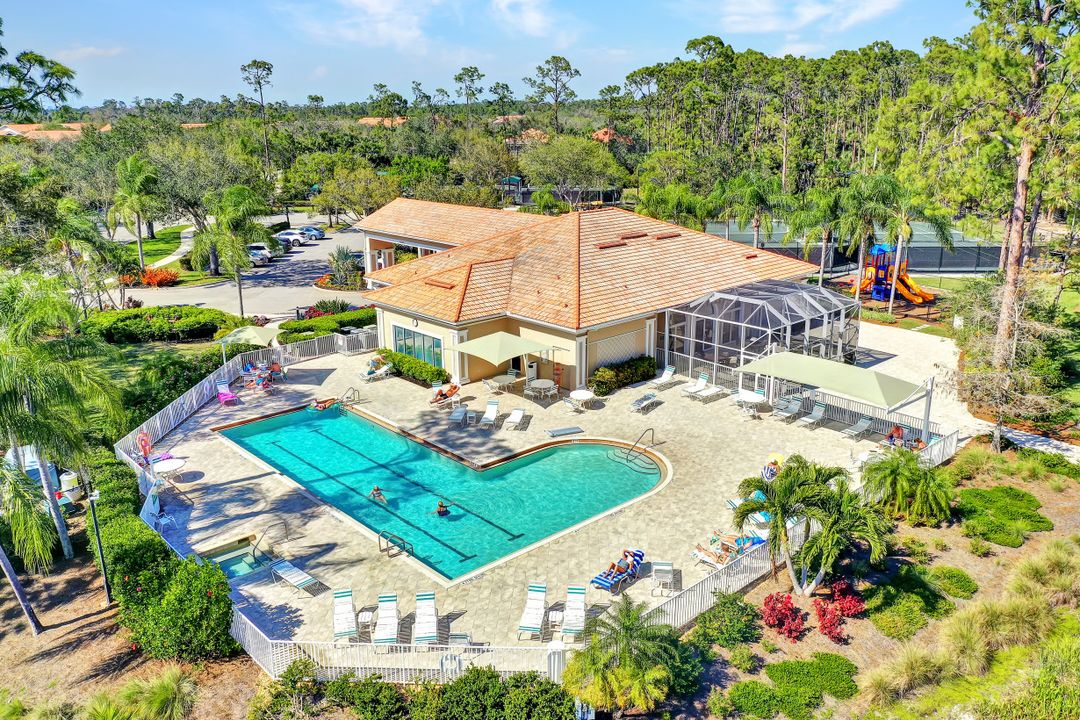 6104 Highwood Park Ln, Naples, FL 34110