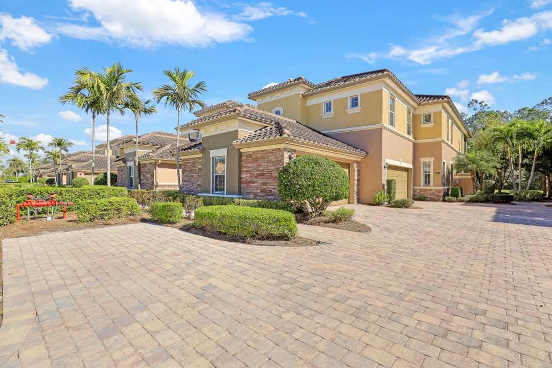 9512 Ironstone Terrace #202, Naples, FL 34120