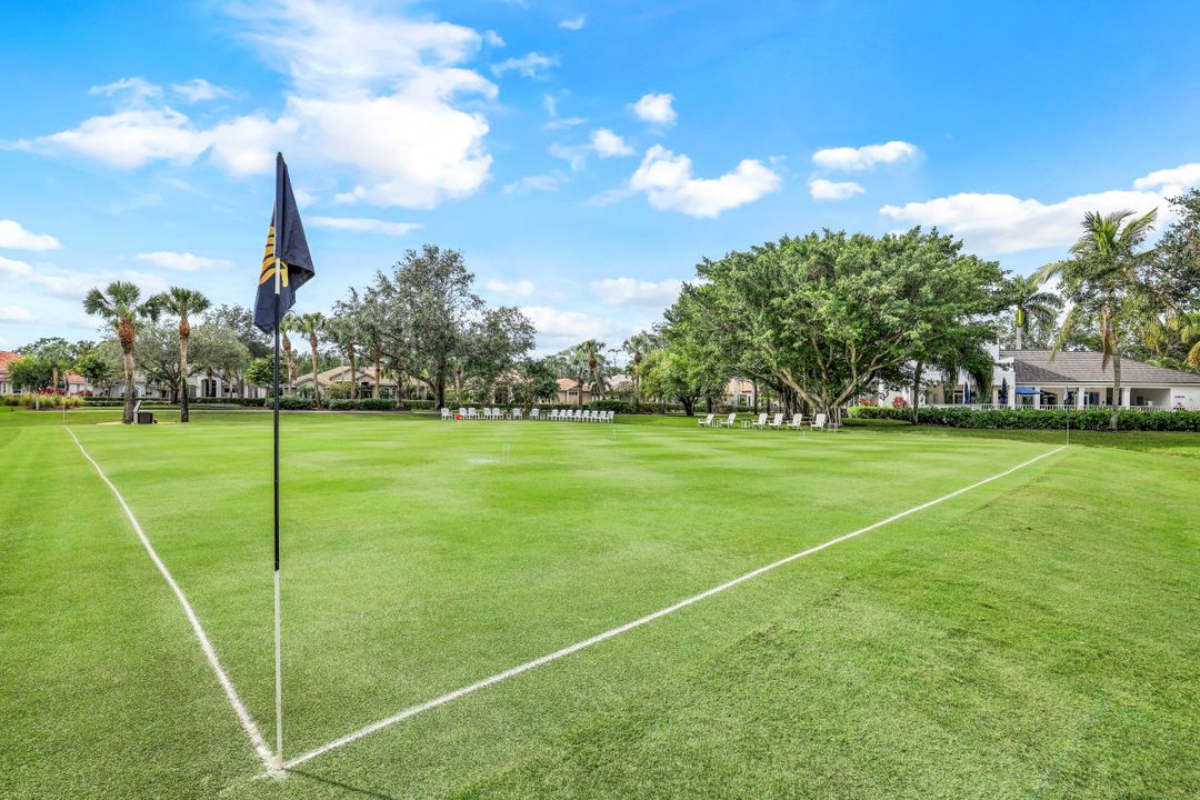 6049 Ashford Ln #202, Naples, FL 34110