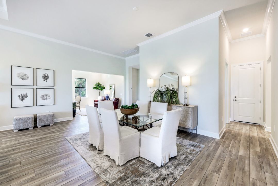 9528 Curlew Dr, Naples, FL 34120