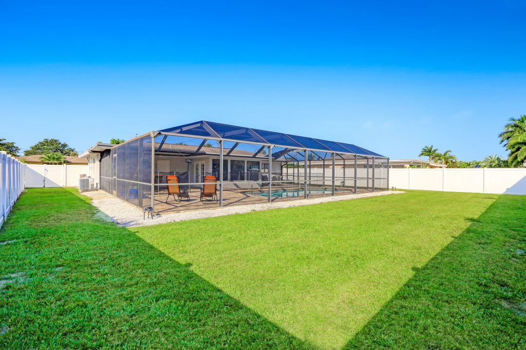 3923 SE 9th Ct, Cape Coral, FL 33904