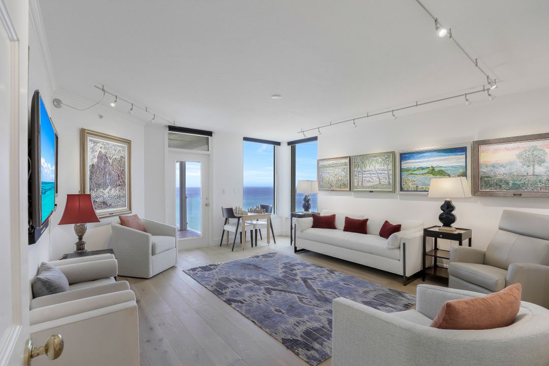 20 Seagate Dr #702, Naples, FL 34103