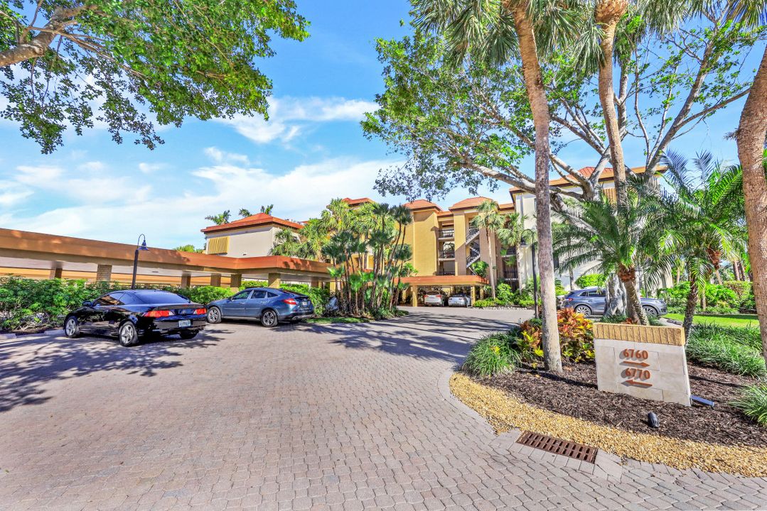6770 Pelican Bay Blvd #242, Naples, FL 34108