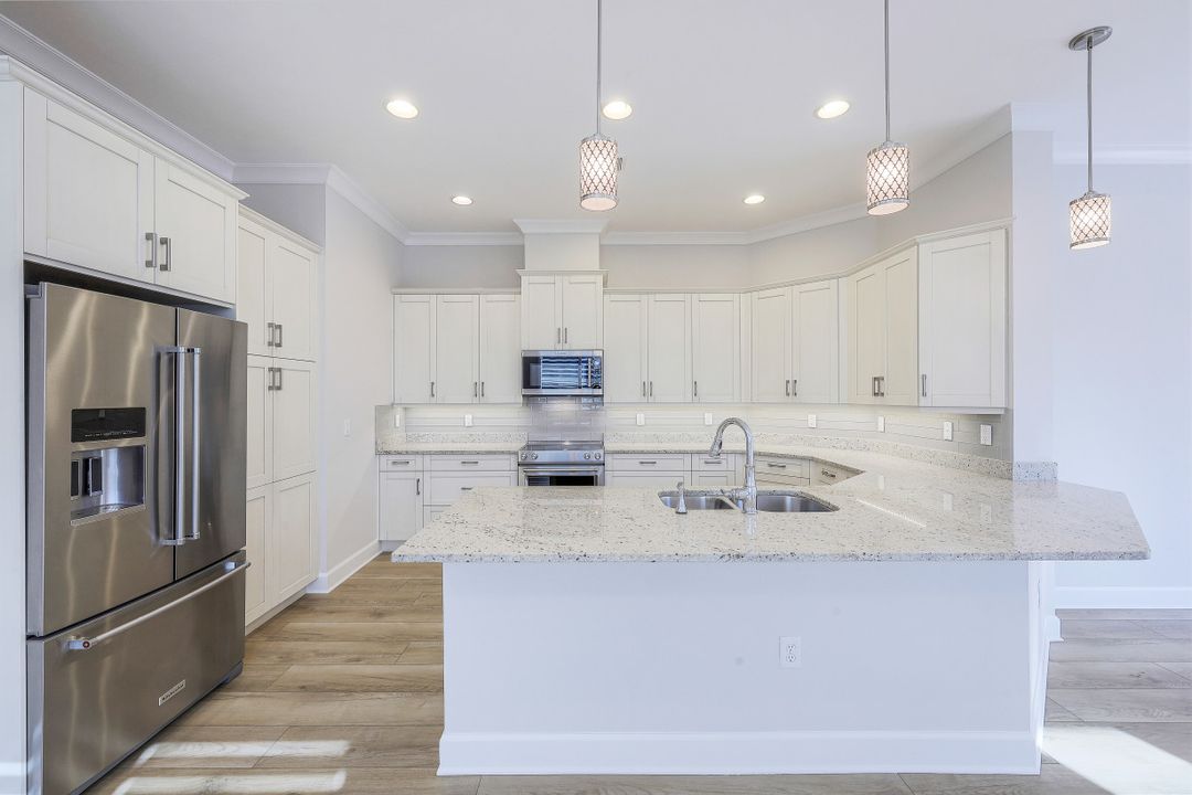 7007 Dominica Dr, Naples, FL 34113