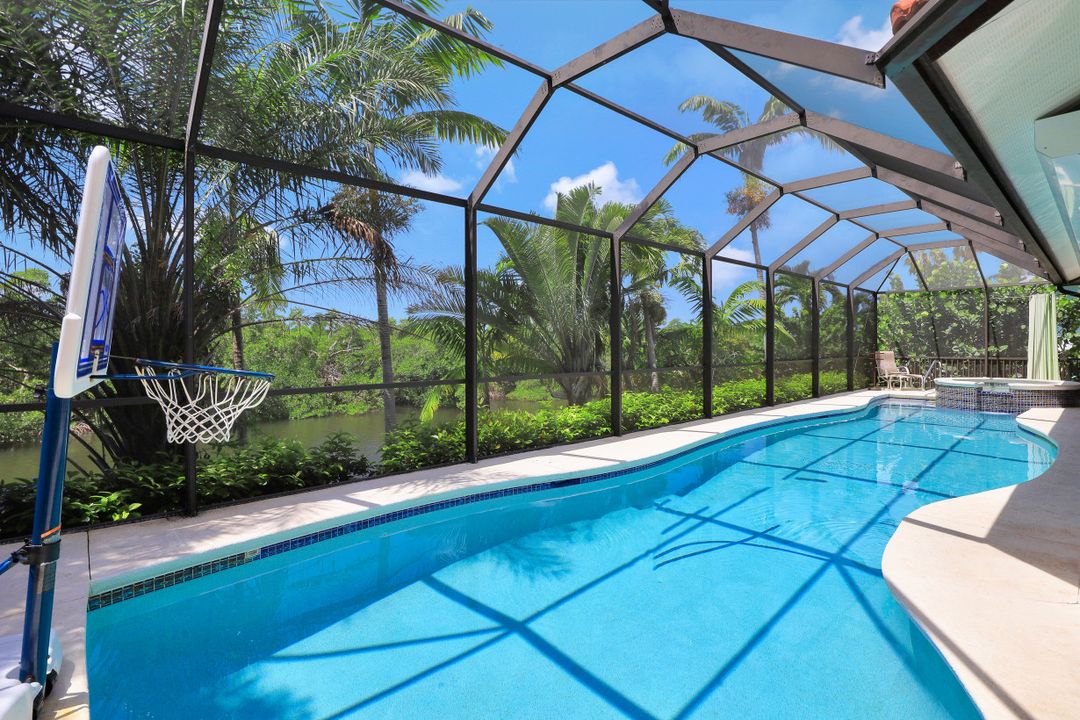 426 Spinnaker Dr, Marco Island, FL 34145