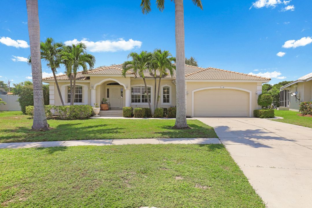 718 Fairlawn Ct, Marco Island, FL 34145