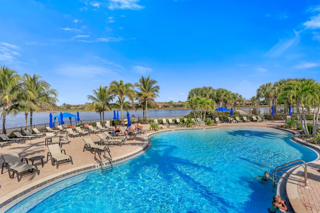 8735 Coastline Ct #102, Naples, FL 34120