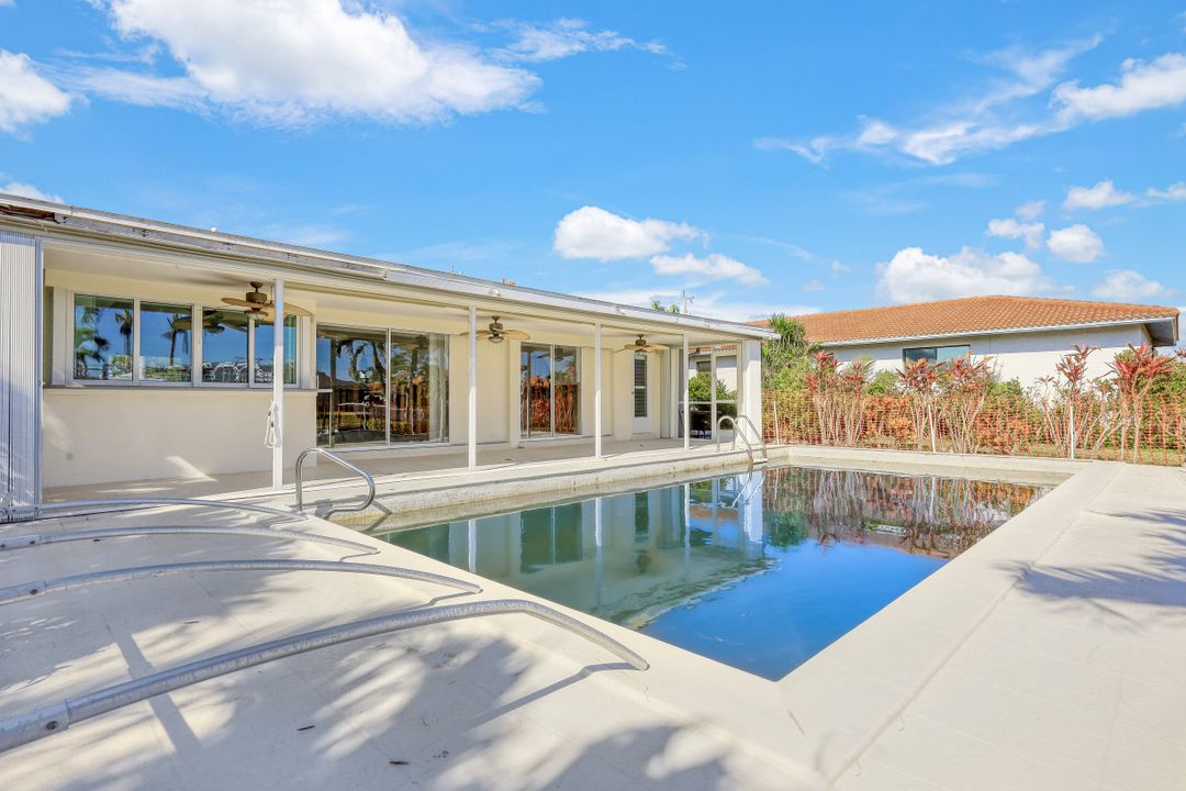 5327 SW 11th Ct, Cape Coral, FL 33914