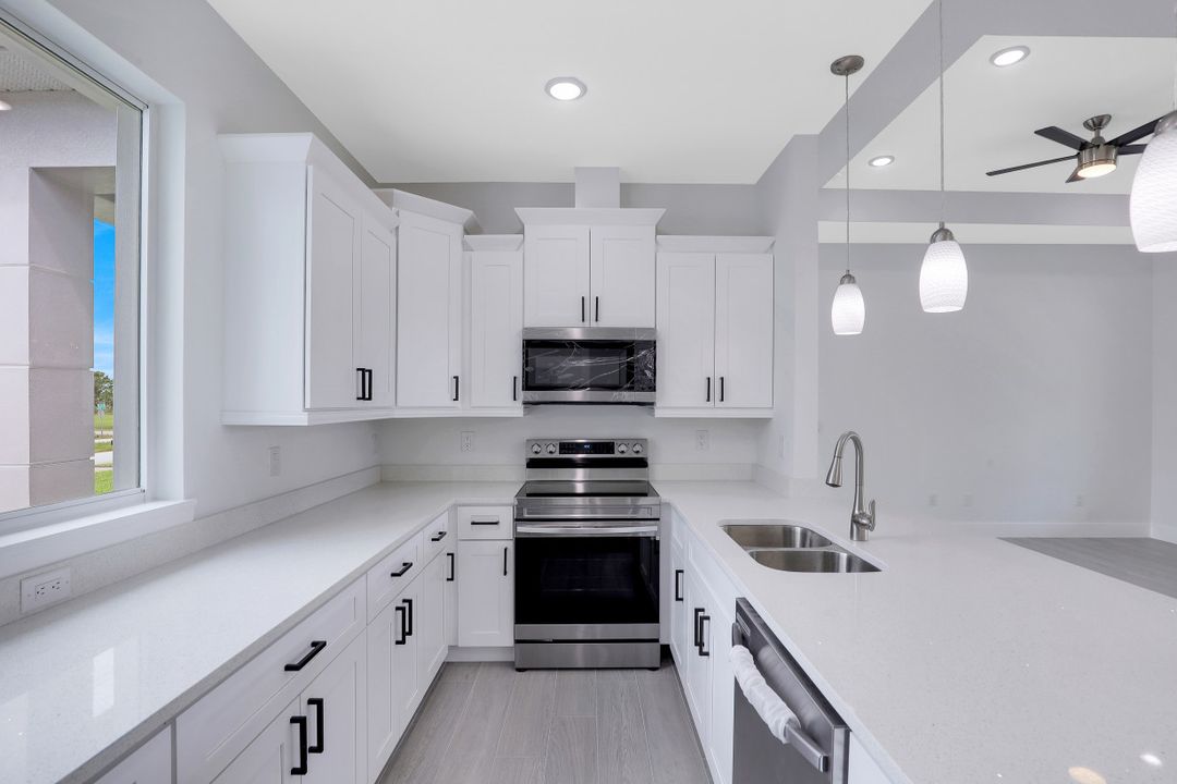 1340 S Gator Cir, Cape Coral, FL 33909