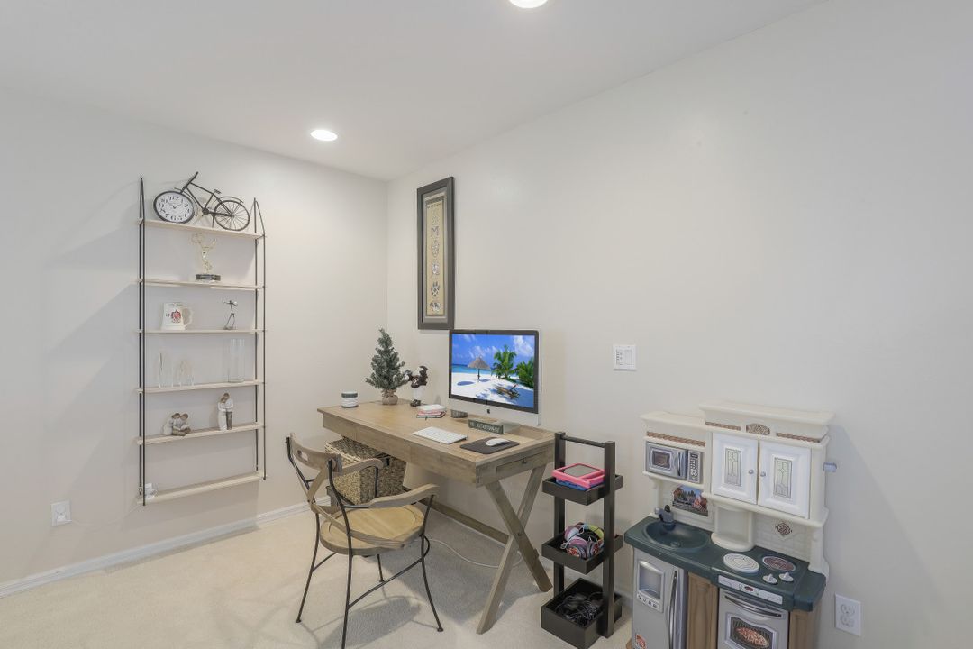 11588 Aron Ct, Estero, FL 33928