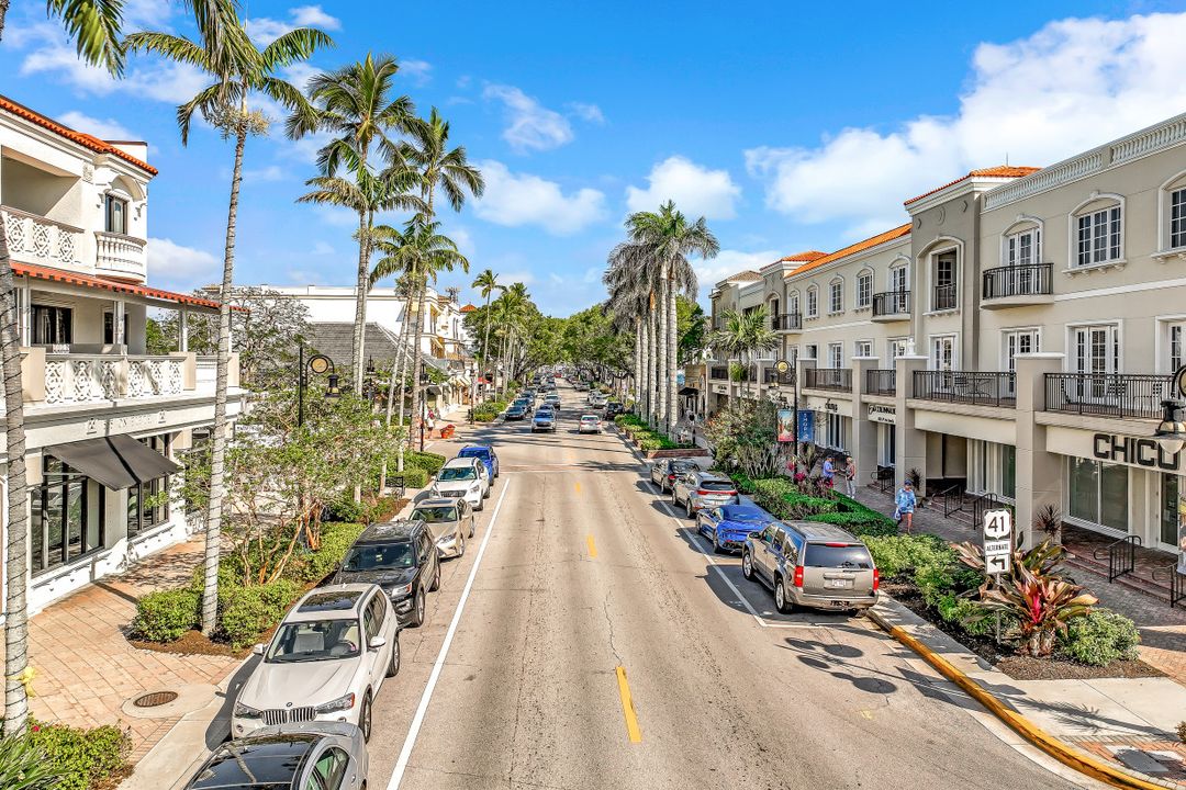 555 5th Ave S, Naples, FL 34102