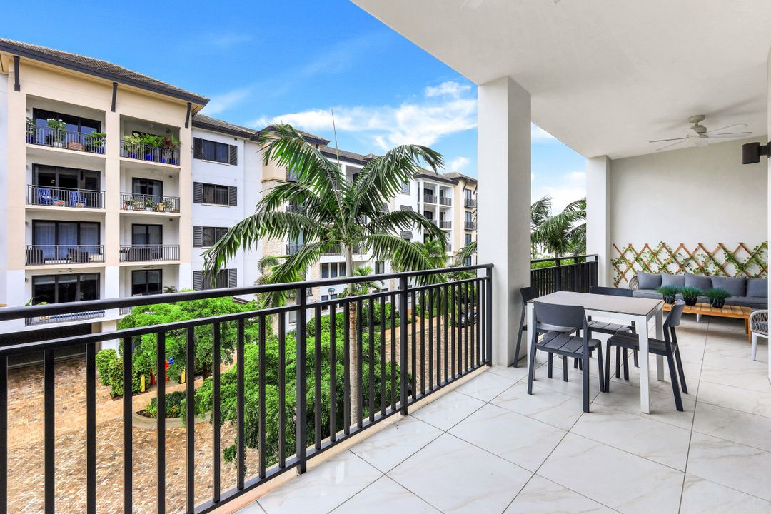 1135 3rd Ave S #303, Naples, FL 34102
