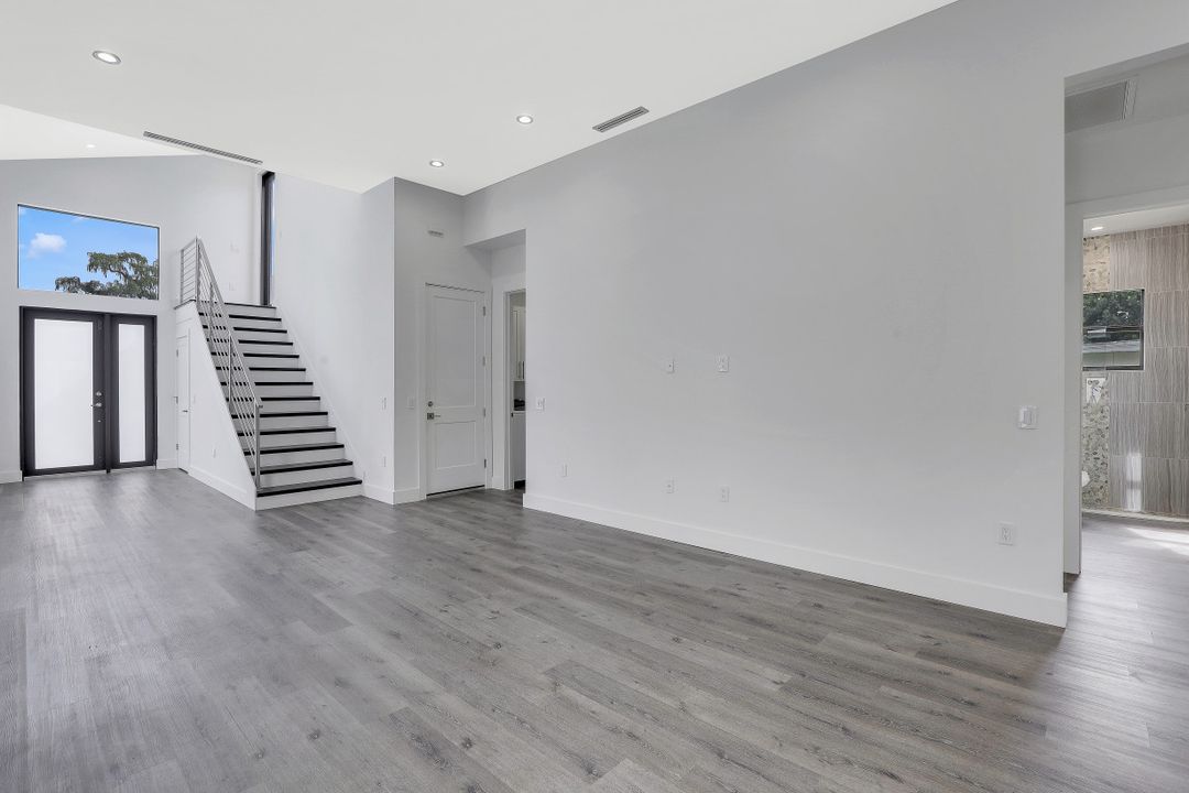 3013 Lunar St, Naples, FL 34112