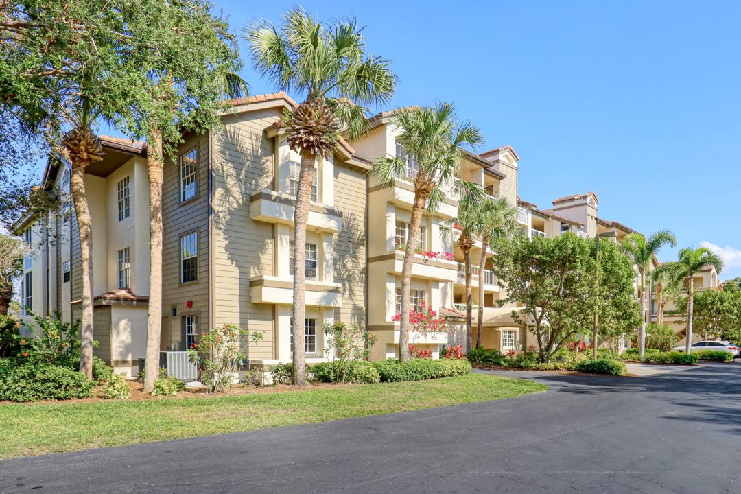 26930 Wedgewood Dr  #401, Bonita Springs, FL 34134